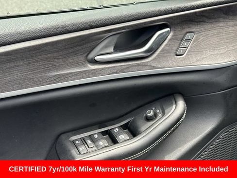 Used 2023 Jeep Grand Cherokee L Limited AWD/4WD image 19