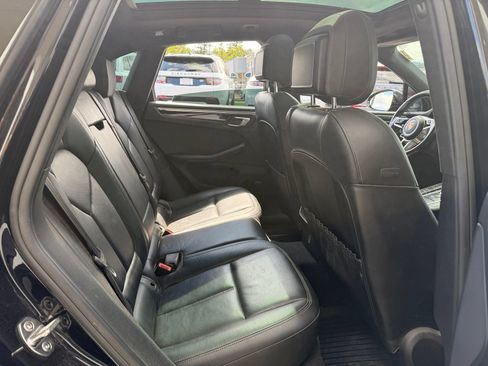 Used 2018 Porsche Macan AWD/4WD image 20