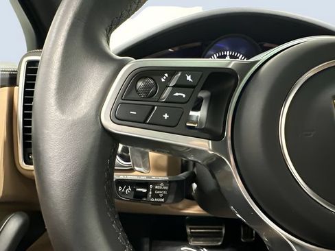 Used 2023 Porsche Cayenne S AWD/4WD image 18
