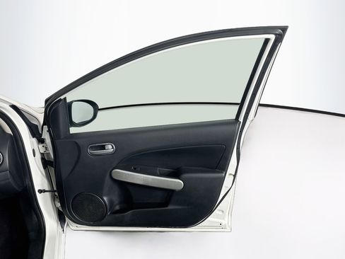 Used 2014 MAZDA MAZDA2 Sport FWD image 28