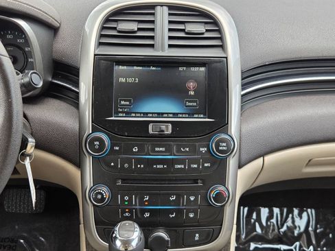 Used 2015 Chevrolet Malibu LT FWD image 22