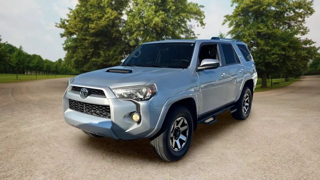 Used 2017 Toyota 4Runner TRD Off-Road AWD/4WD image 4