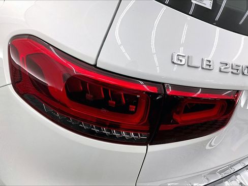 Certified 2022 Mercedes-Benz GLB 250 image 26