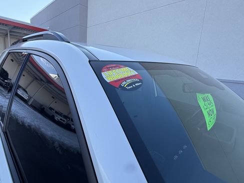 Used 2025 Honda Pilot Black Edition image 34