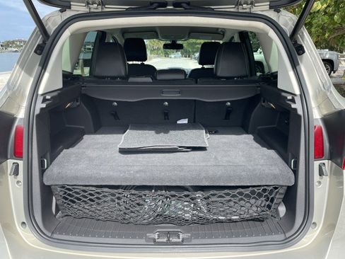 Used 2015 Ford C-MAX Energi SEL w/ Equipment Group 302A FWD image 36