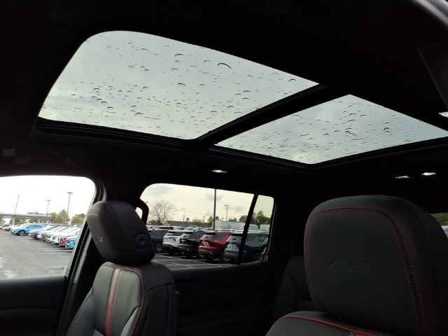 New 2027 Chevrolet Traverse RS w/ LPO, Floor Liner Package AWD/4WD image 8