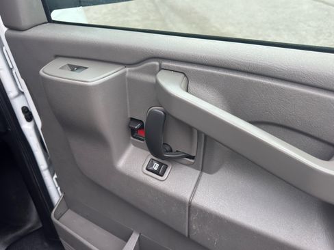 Used 2019 Chevrolet Express 3500 w/ Driver Convenience Package image 22
