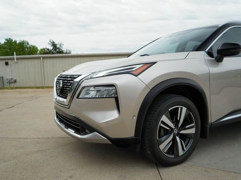 Used 2021 Nissan Rogue Platinum FWD image 17