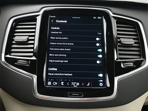 Used 2024 Volvo XC90 T8 Ultimate w/ Lounge Package image 17