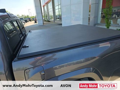 Used 2017 Toyota Tacoma SR5 w/ Tow Package AWD/4WD image 29