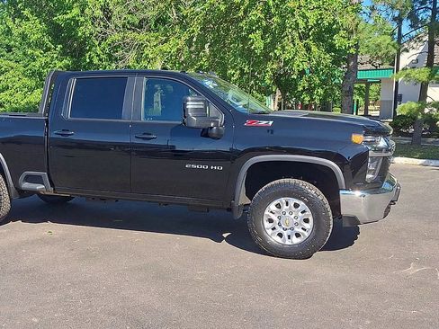 Certified 2023 Chevrolet Silverado 2500 LT AWD/4WD image 4