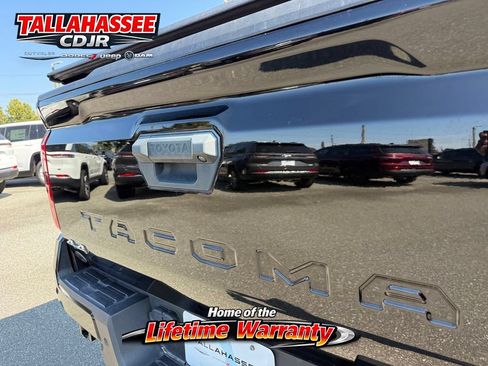 Used 2024 Toyota Tacoma SR5 AWD/4WD image 6