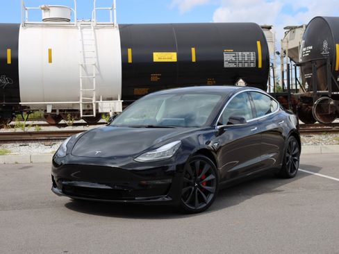 Used 2020 Tesla Model 3 Performance image 21