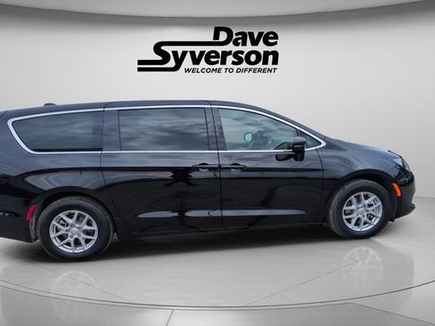 New 2026 Chrysler Voyager LX image 7