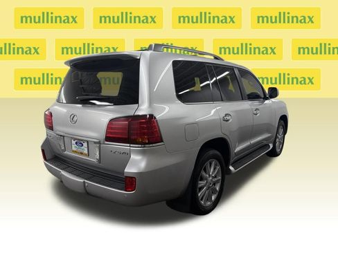 Used 2010 Lexus LX 570 4WD image 3