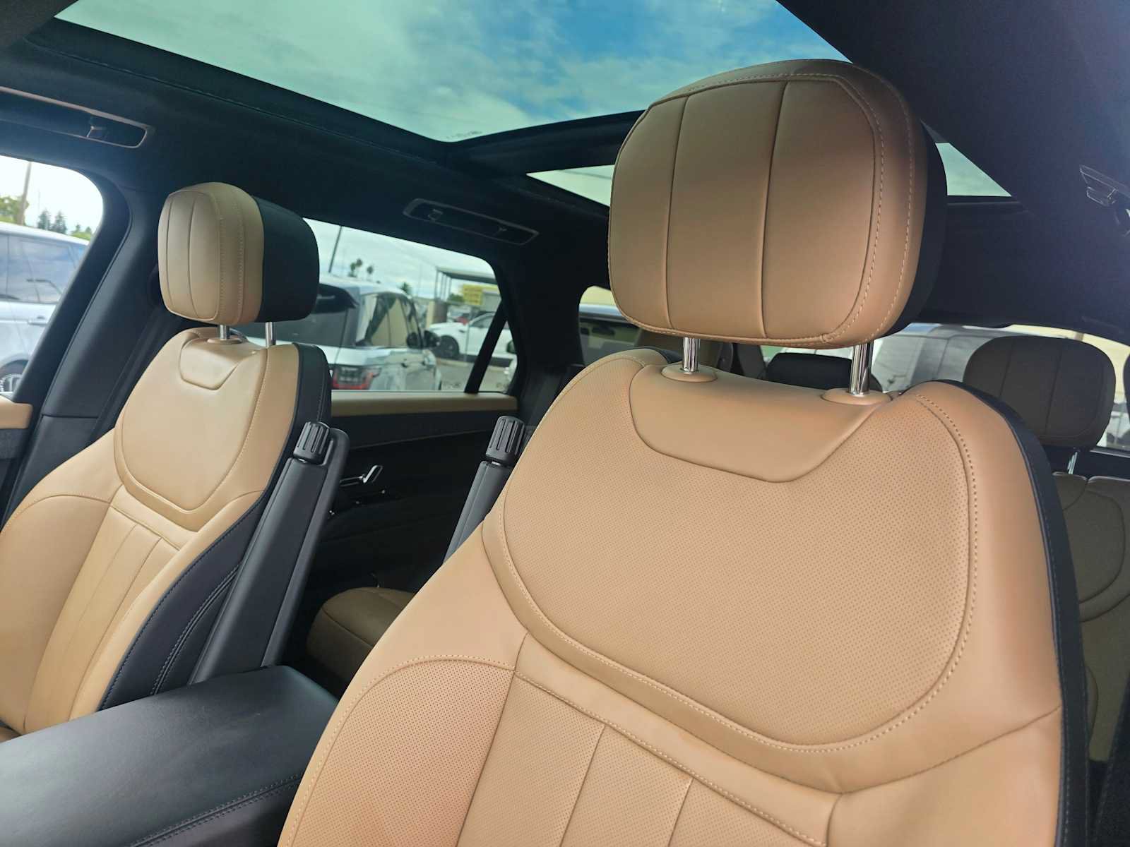 New 2026 Land Rover Range Rover Sport Dynamic SE AWD/4WD image 24