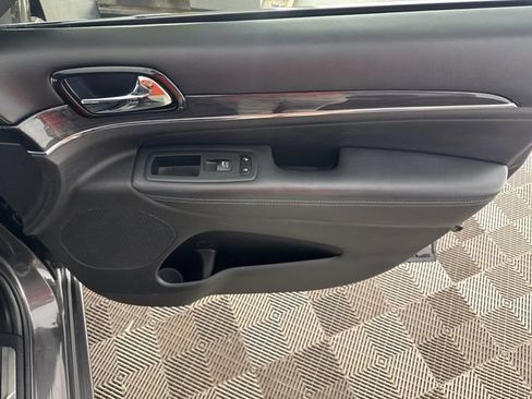 Used 2020 Jeep Grand Cherokee Overland image 24