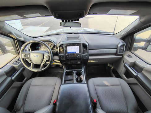 Used 2022 Ford F350 XLT w/ XLT Premium Package AWD/4WD image 2