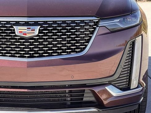 Certified 2022 Cadillac XT6 Premium Luxury image 12