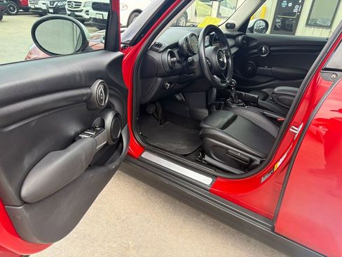 Used 2015 MINI Cooper 4-Door Hardtop FWD image 9