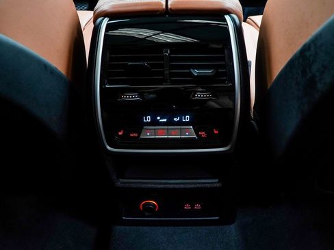 Used 2022 BMW X7 xDrive40i w/ Premium Package image 20