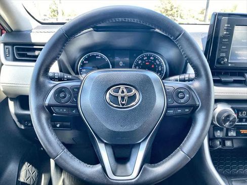 Certified 2020 Toyota RAV4 XLE w/ XLE Grade Weather Package AWD/4WD image 14