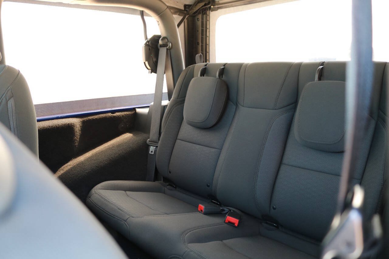 Used 2020 Jeep Wrangler Sport AWD/4WD image 99