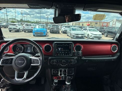 Used 2021 Jeep Wrangler Unlimited Rubicon AWD/4WD image 11