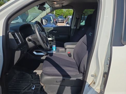 Used 2022 Nissan Frontier SV AWD/4WD image 8