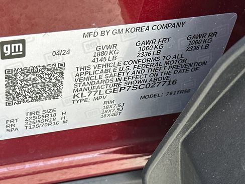 Used 2025 Chevrolet Trax RS w/ Sunroof Package FWD image 32