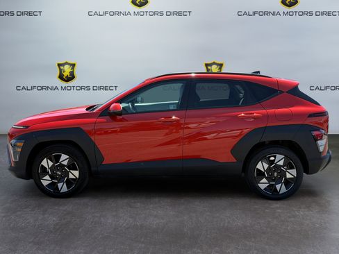 Used 2025 Hyundai Kona SEL image 2
