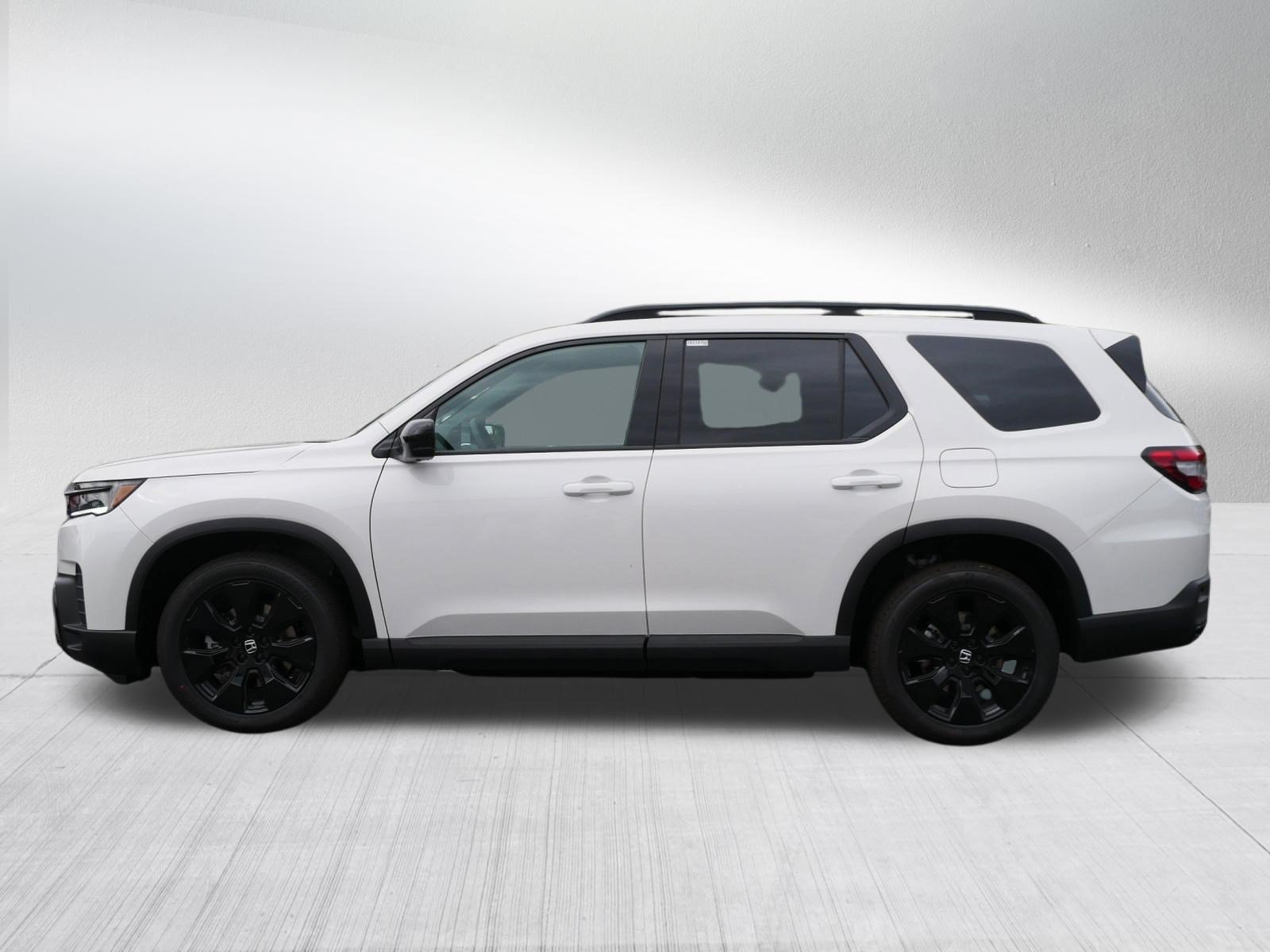 New 2026 Honda Pilot Black Edition image 4