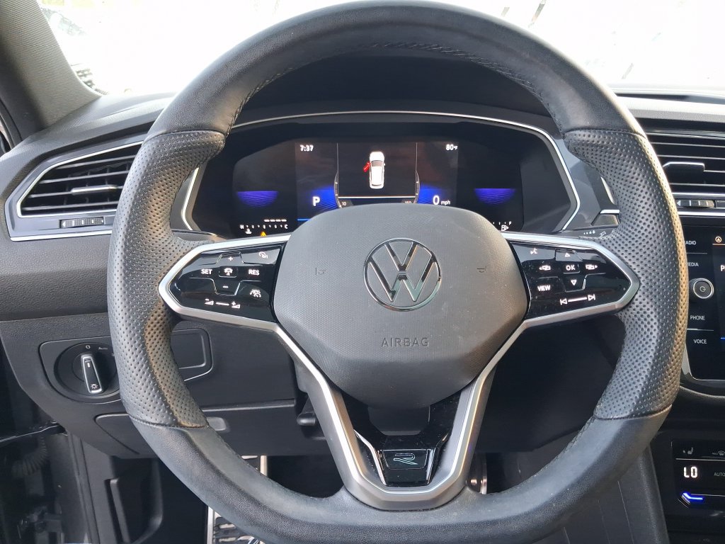 Certified 2024 Volkswagen Tiguan SE R-Line FWD image 24