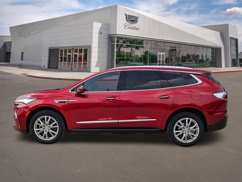 Used 2023 Buick Enclave Essence w/ Experience Buick Package FWD image 3
