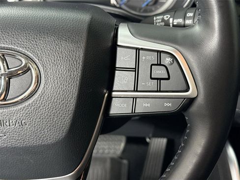 Used 2022 Toyota Highlander Platinum FWD image 20