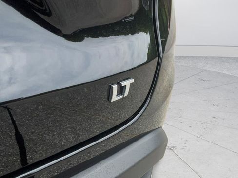 Used 2025 Chevrolet Trax LT FWD image 29