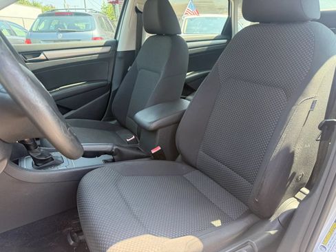 Used 2013 Volkswagen Passat 2.5 S FWD image 11