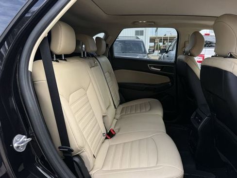 Used 2019 Ford Edge SEL w/ Equipment Group 201A AWD/4WD image 29