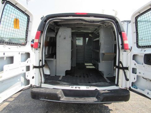 Used 2016 Chevrolet Express 2500 RWD image 19