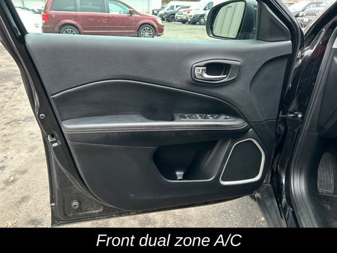 Used 2020 Jeep Compass Latitude image 12