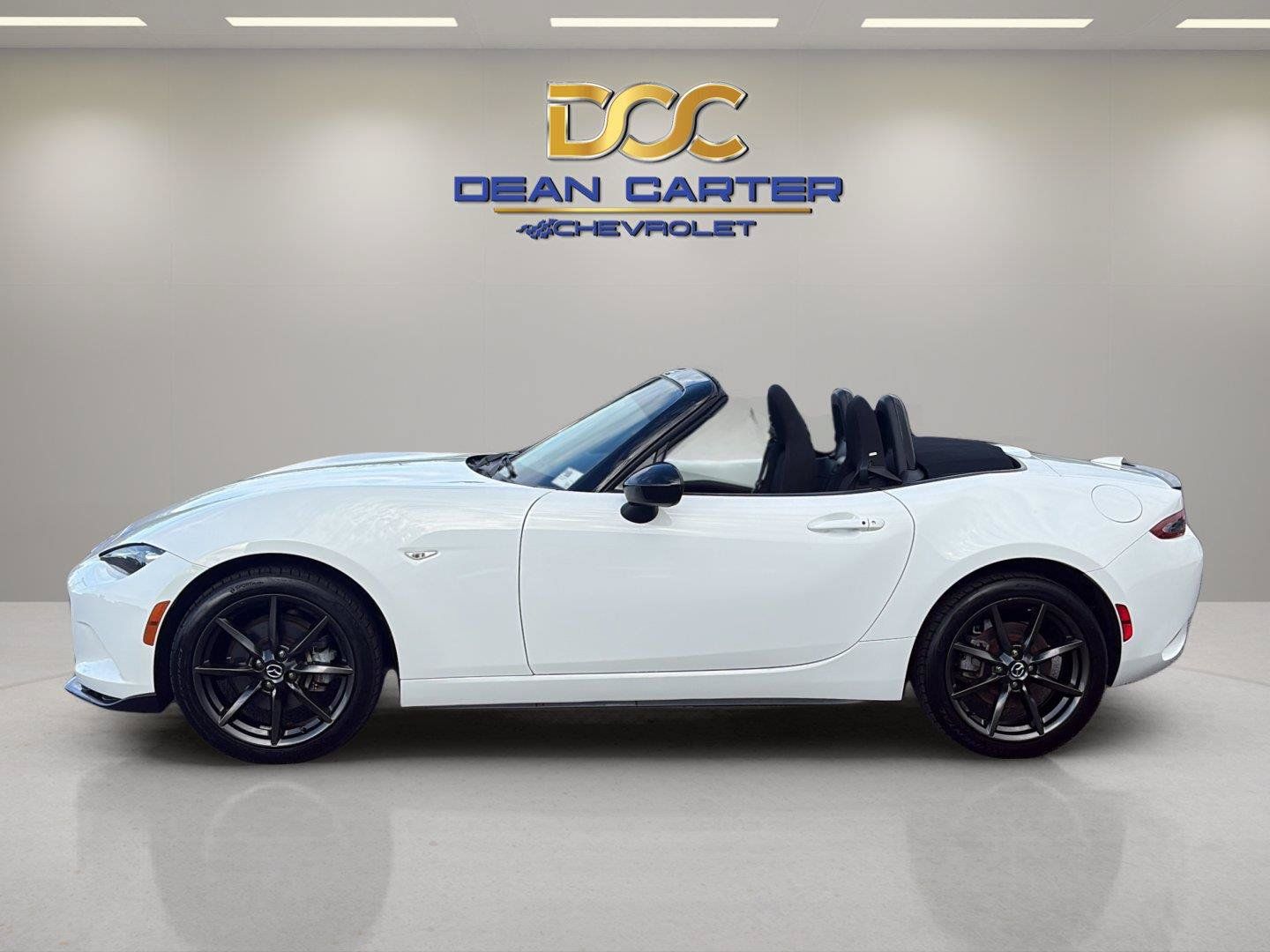 Used 2016 MAZDA MX-5 Miata Club RWD image 2