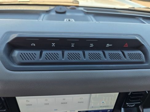 Used 2023 Ford Bronco Badlands AWD/4WD image 17