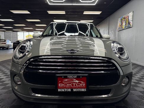Used 2019 MINI Cooper 4-Door Hardtop w/ Premium Package image 3