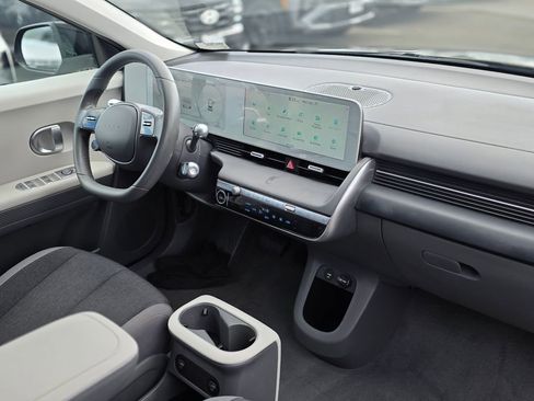 Certified 2022 Hyundai Ioniq 5 SE RWD image 9