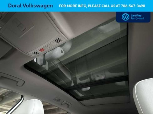 Used 2025 Volkswagen Taos SE FWD image 17