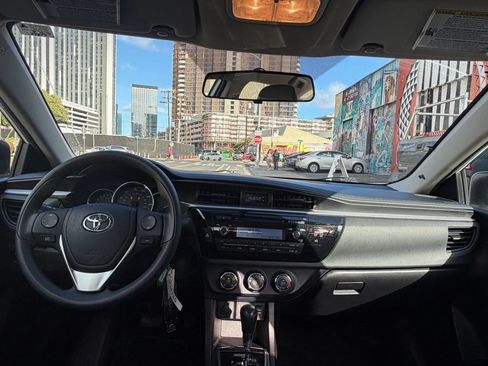 Used 2014 Toyota Corolla LE FWD image 18