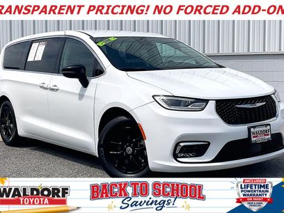 Used 2024 Chrysler Pacifica Touring-L