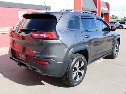Used 2015 Jeep Cherokee Trailhawk w/ Comfort/Convenience Group AWD/4WD image 8