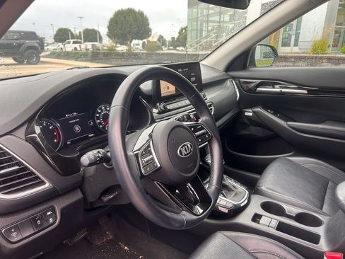 Used 2021 Kia Seltos SX w/ SX Sunroof Package AWD/4WD image 9