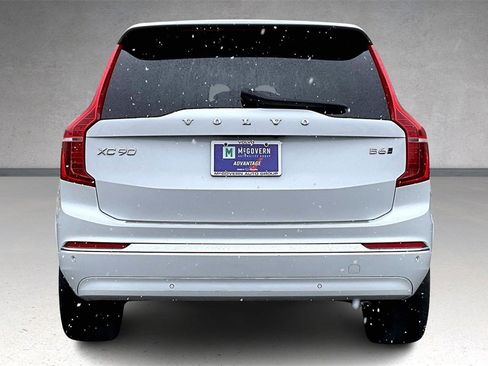 Used 2024 Volvo XC90 B6 Plus image 5